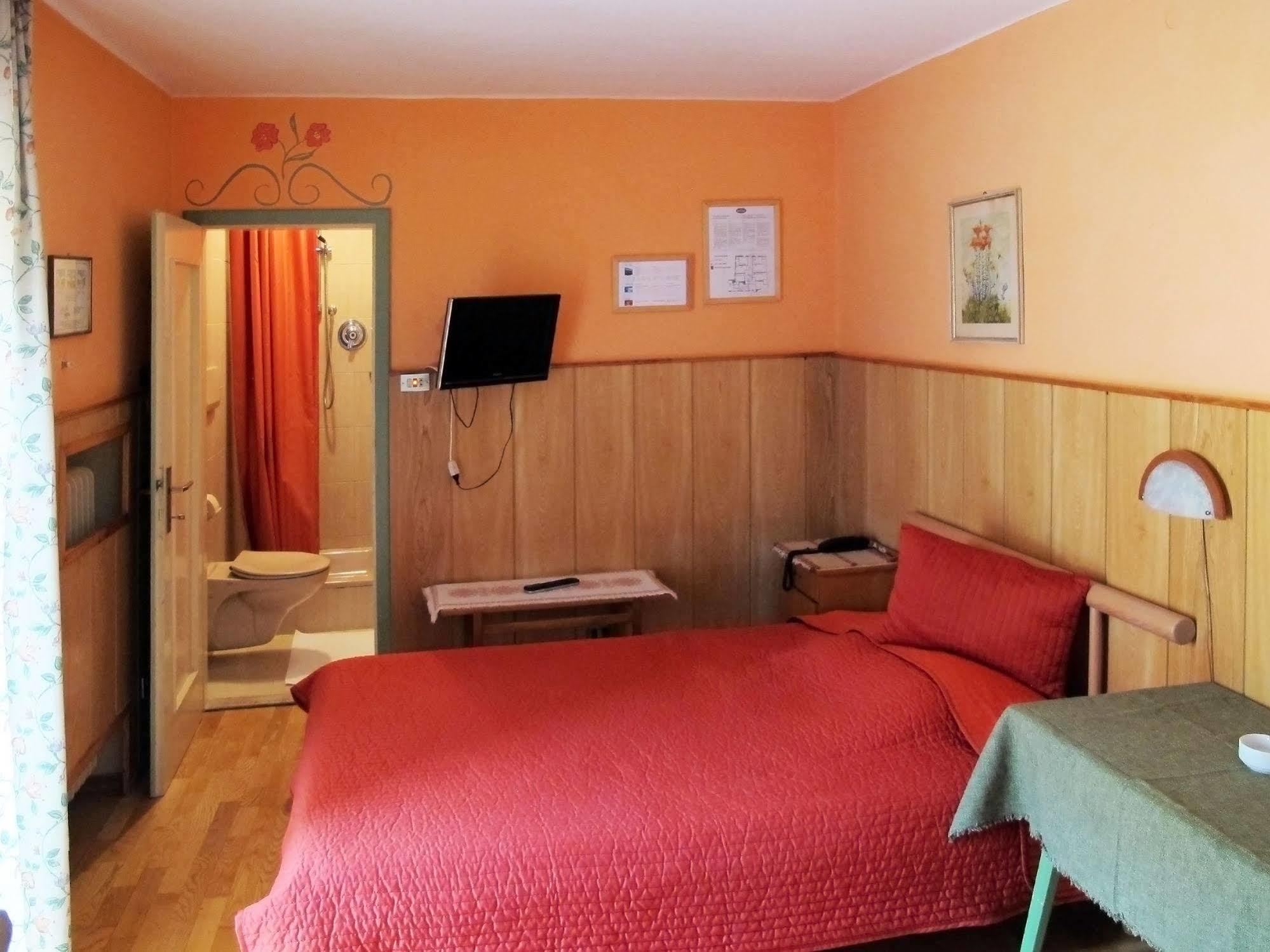 Hotel Kuhn Terlano Eksteriør billede