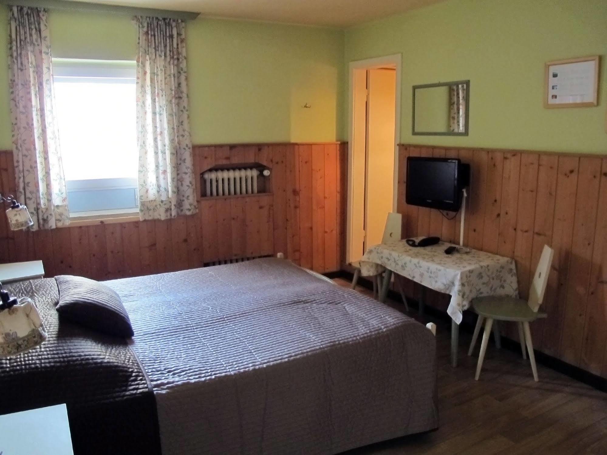 Hotel Kuhn Terlano Eksteriør billede