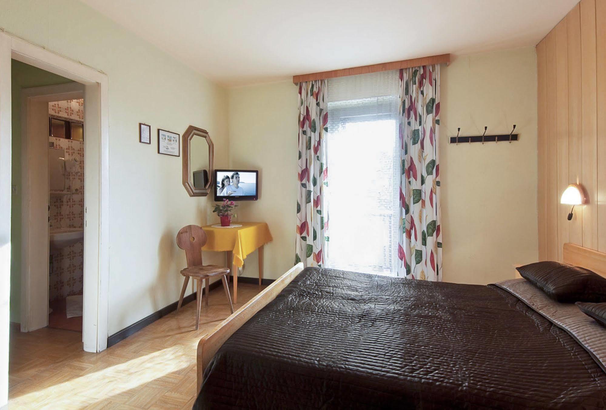 Hotel Kuhn Terlano Eksteriør billede