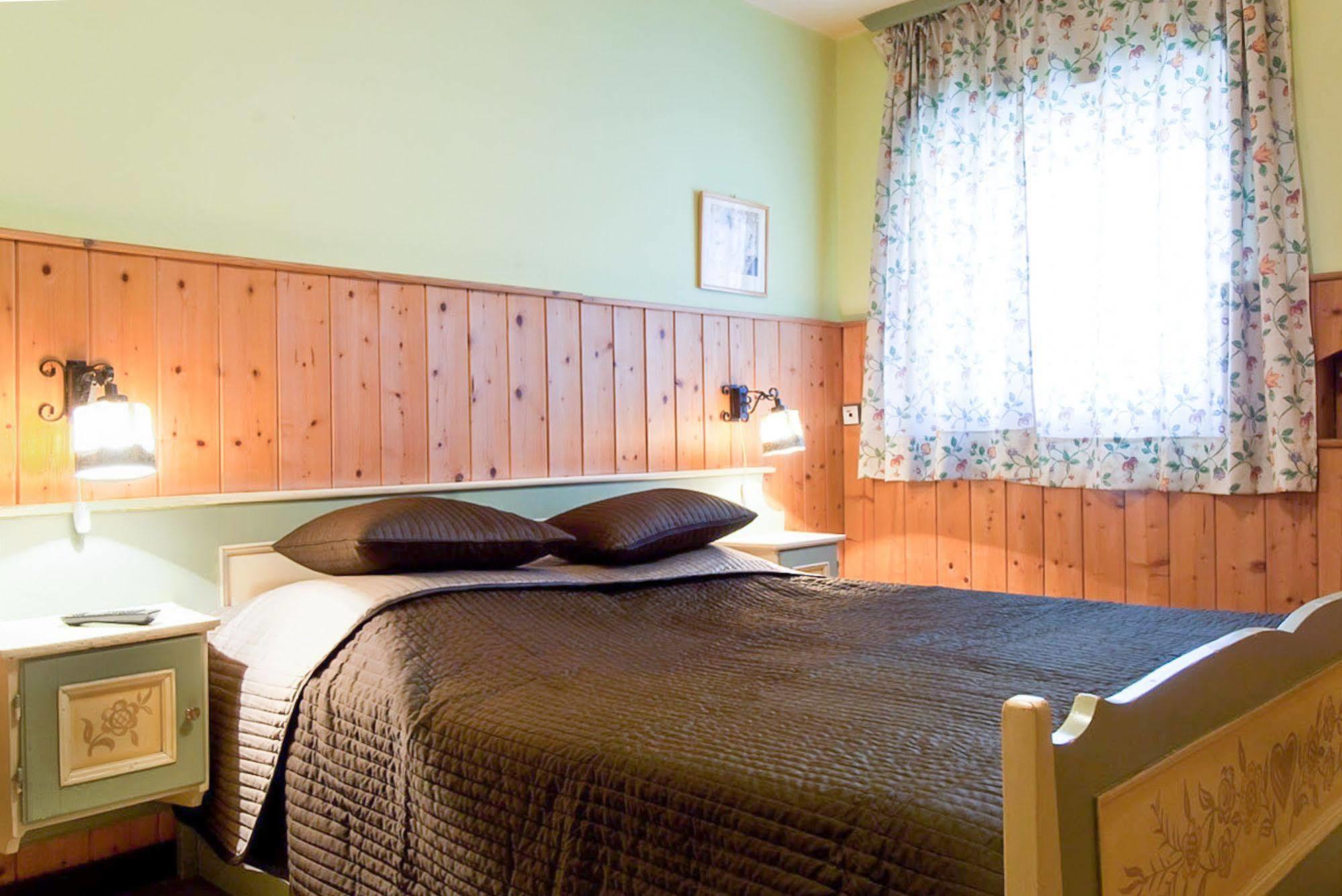 Hotel Kuhn Terlano Eksteriør billede