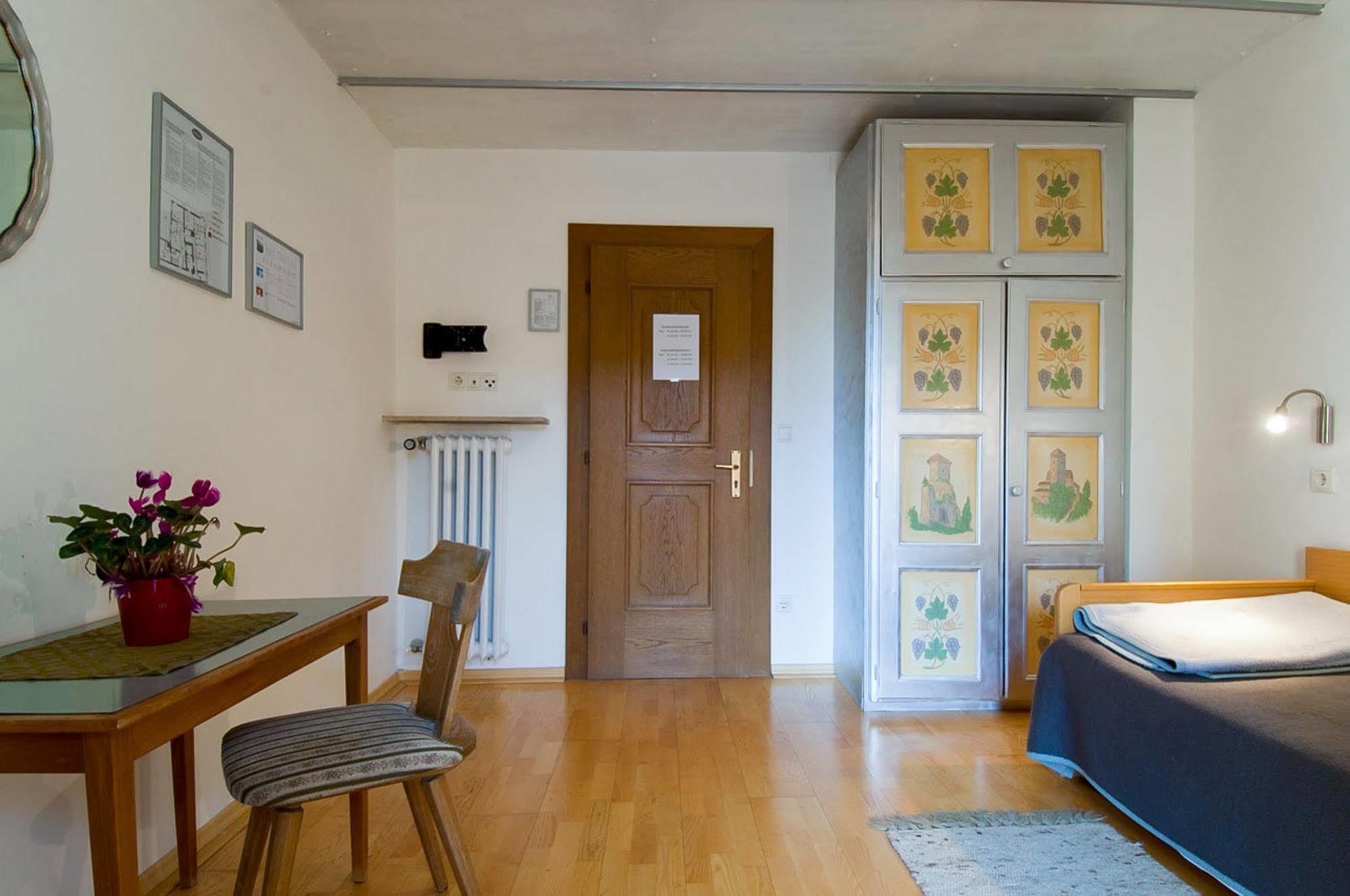 Hotel Kuhn Terlano Eksteriør billede