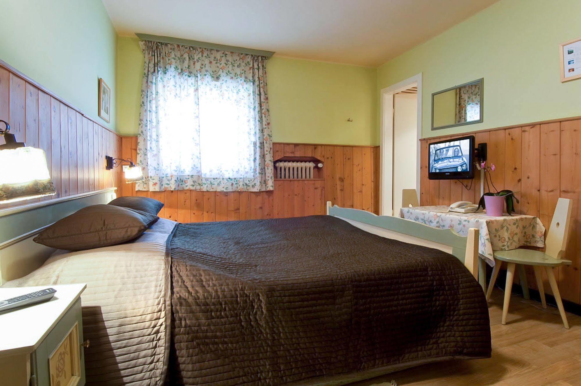 Hotel Kuhn Terlano Eksteriør billede