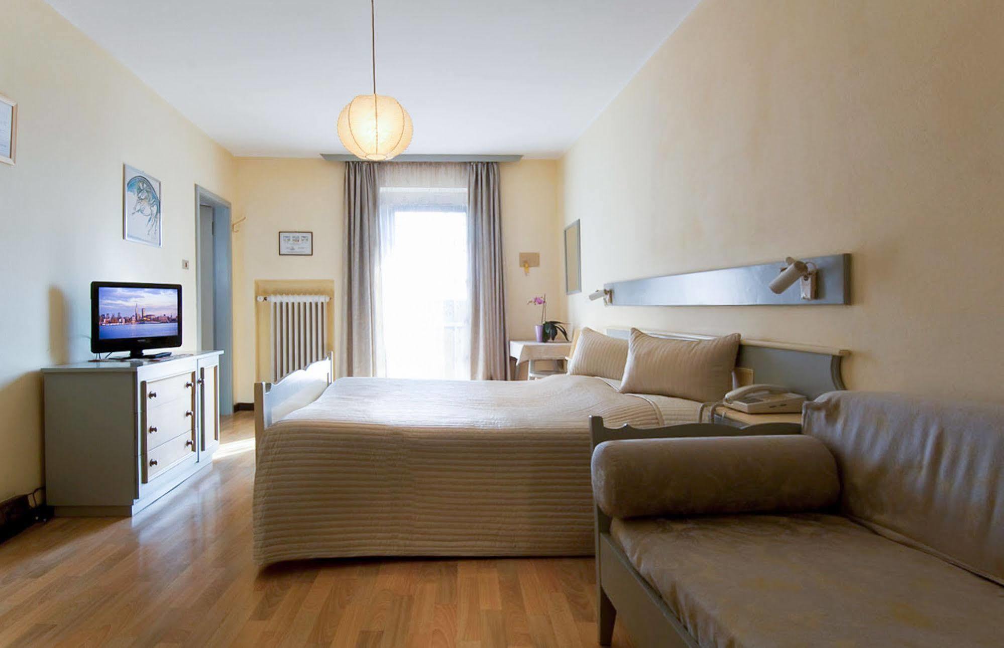 Hotel Kuhn Terlano Eksteriør billede